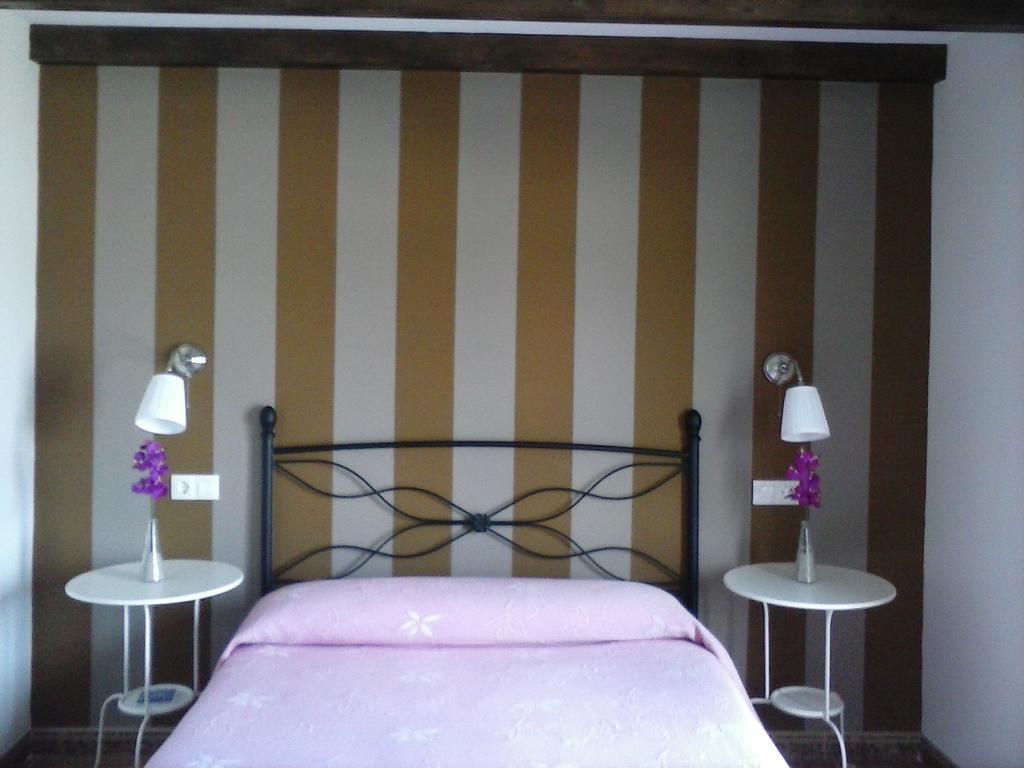 Hostal Restaurante Parajes Кастрополь Экстерьер фото